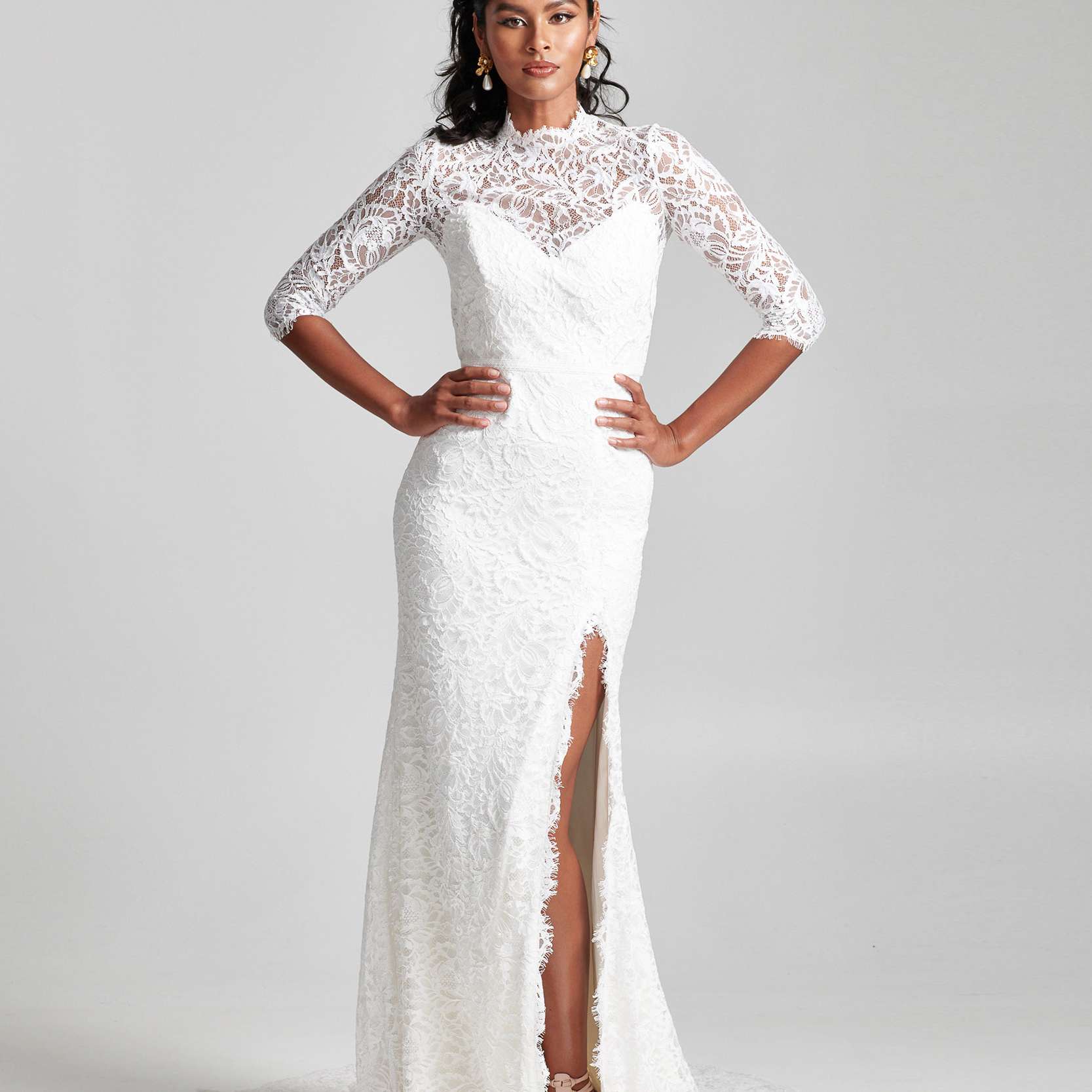 丽贝卡·舍内菲尔德婚纱