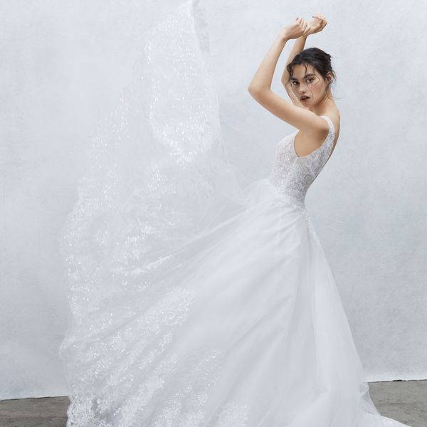 丽塔·维涅里斯(Rita Vinieris)的《Alyne》