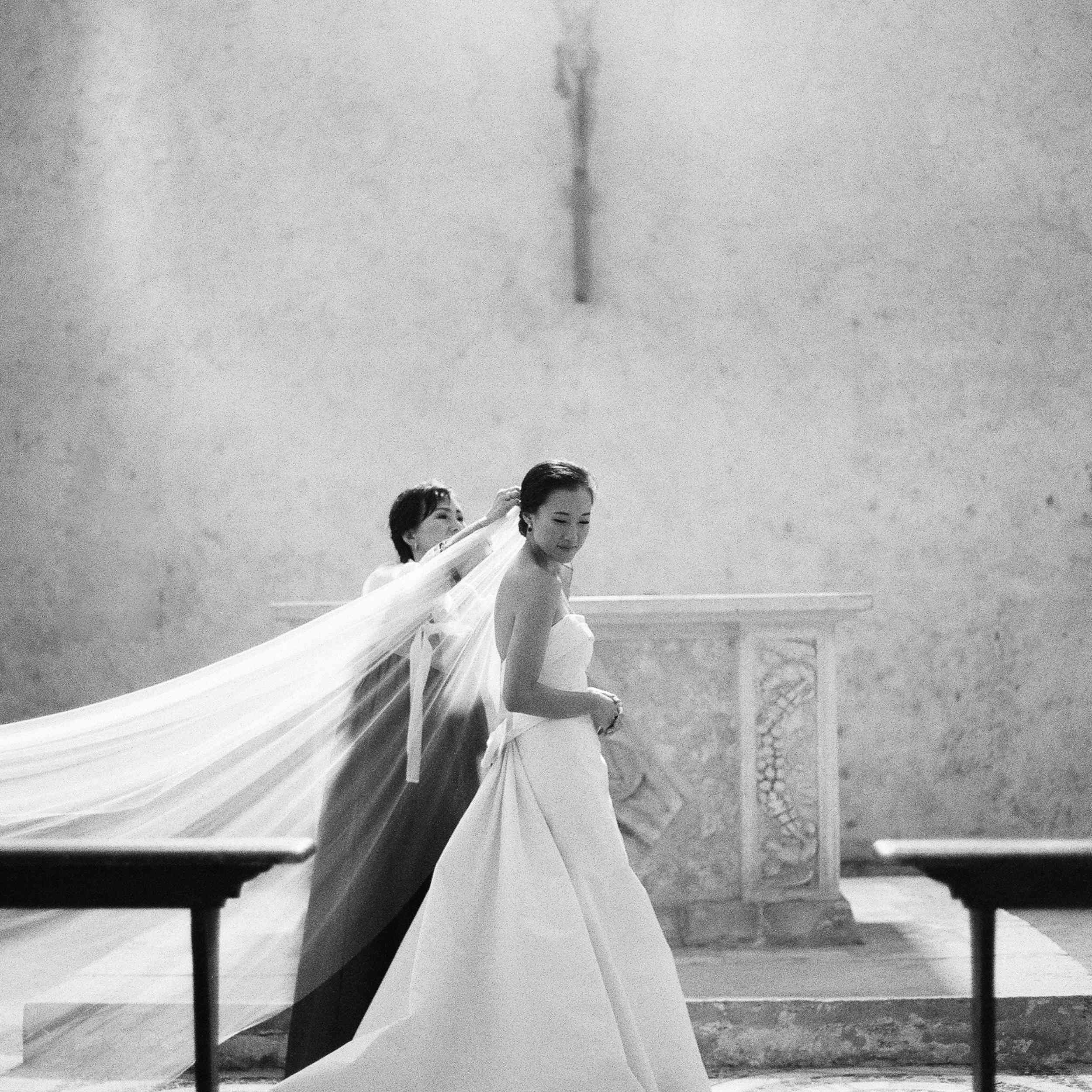 经典的意大利拉巴迪亚婚礼，新娘与新娘的母亲