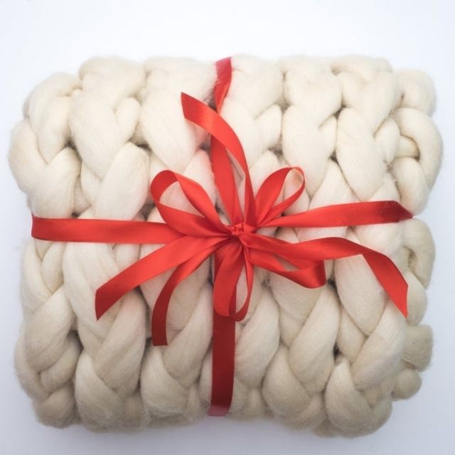 从Sheps羊毛扔毯子