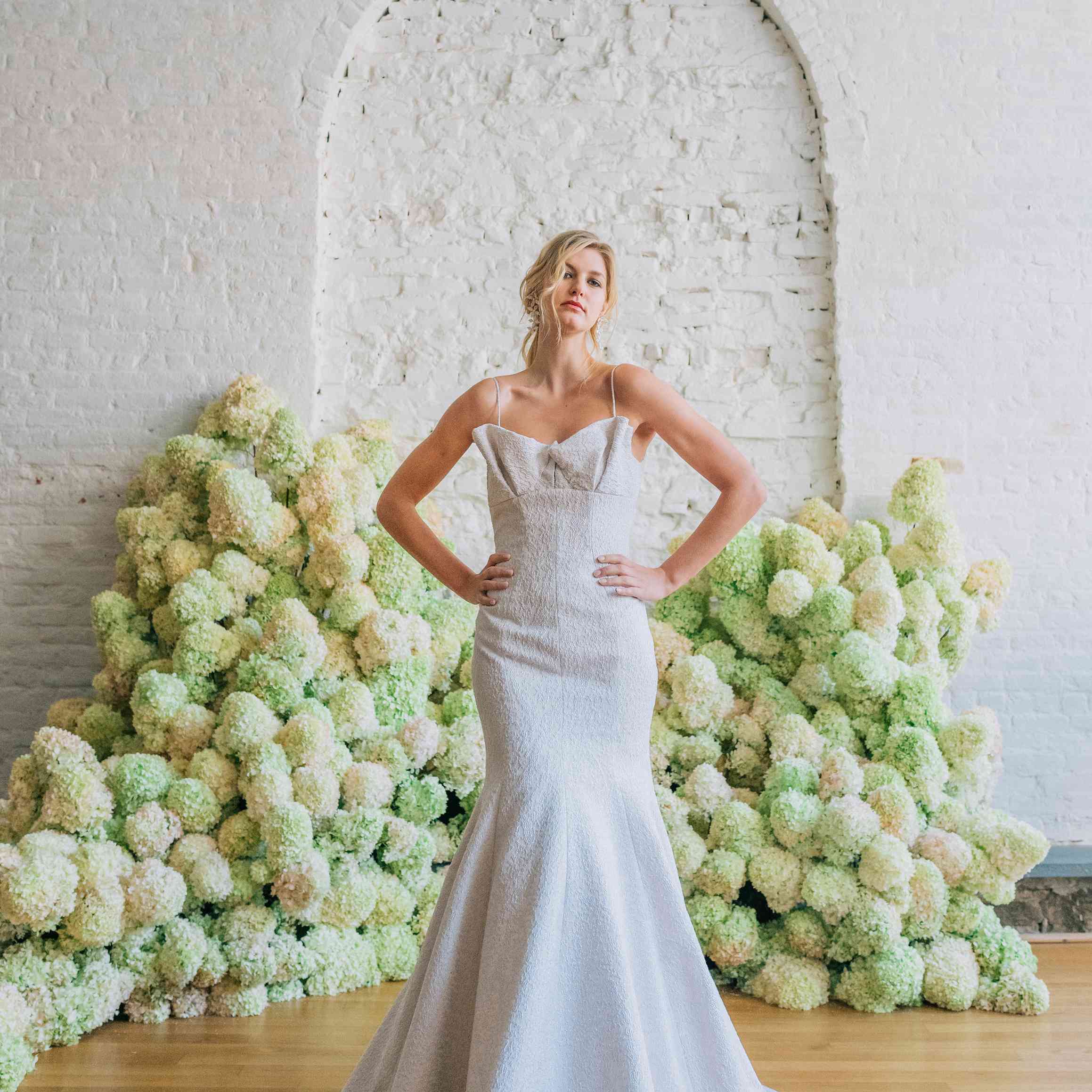 卡罗尔汉娜婚纱