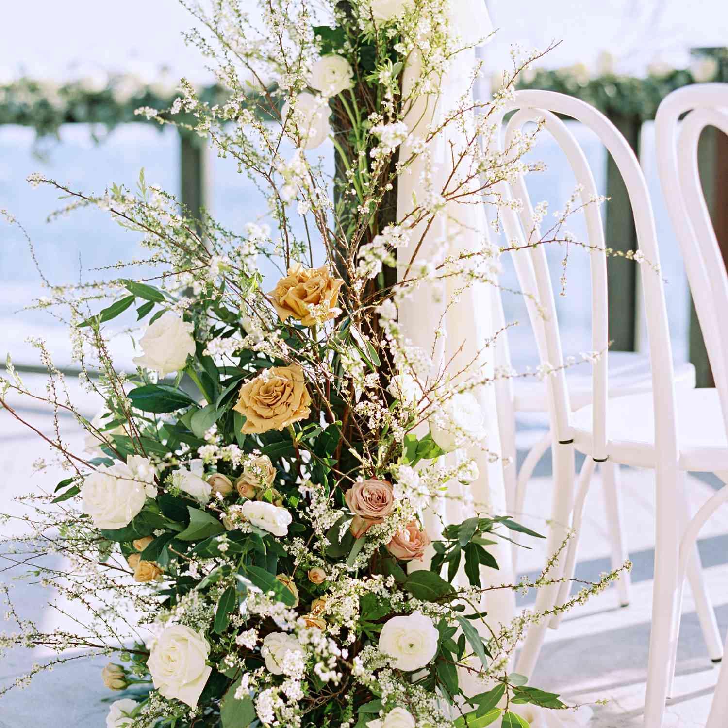 亲密加州婚礼，仪式花安排