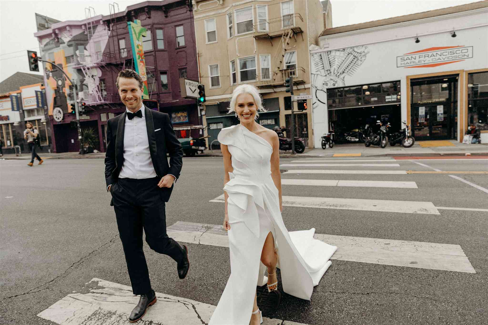 夫妇画象在城市