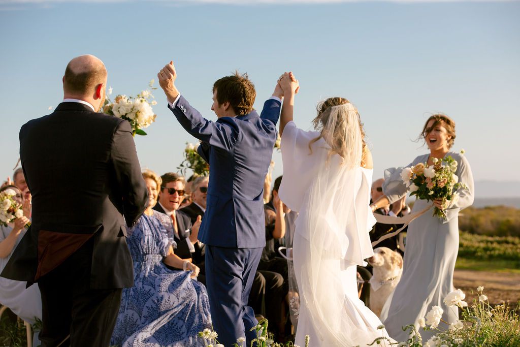 夫妇庆祝他们的官方婚姻