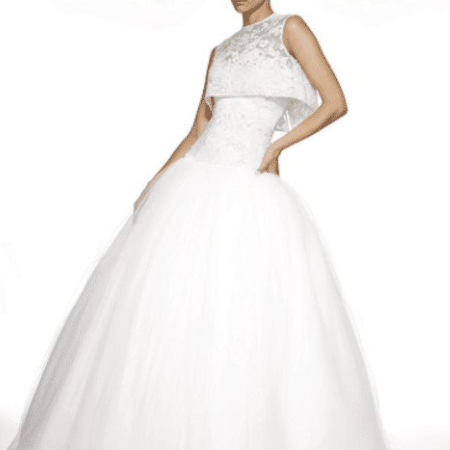 新娘穿着白色礼服