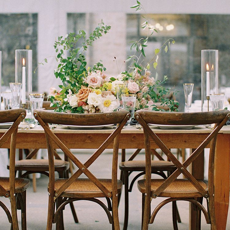 < p >过背椅子< / p > < br > < br >