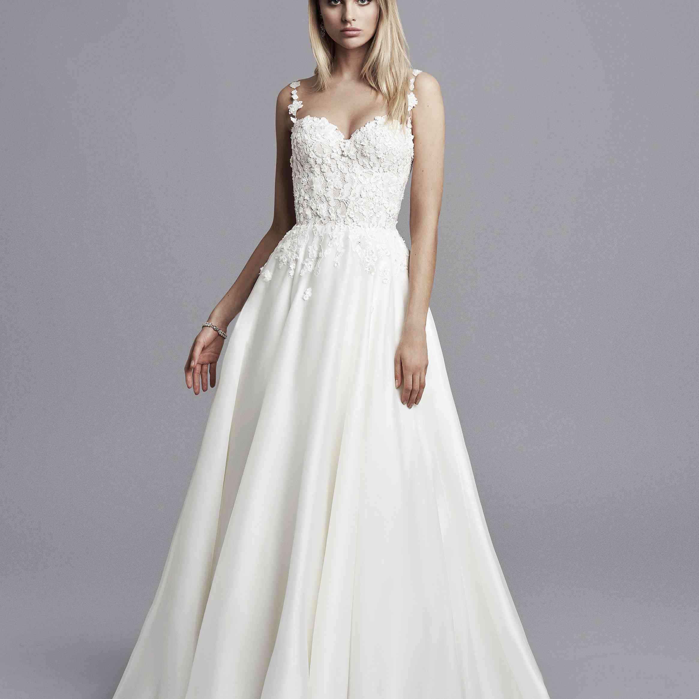 卡罗琳卡氏婚纱