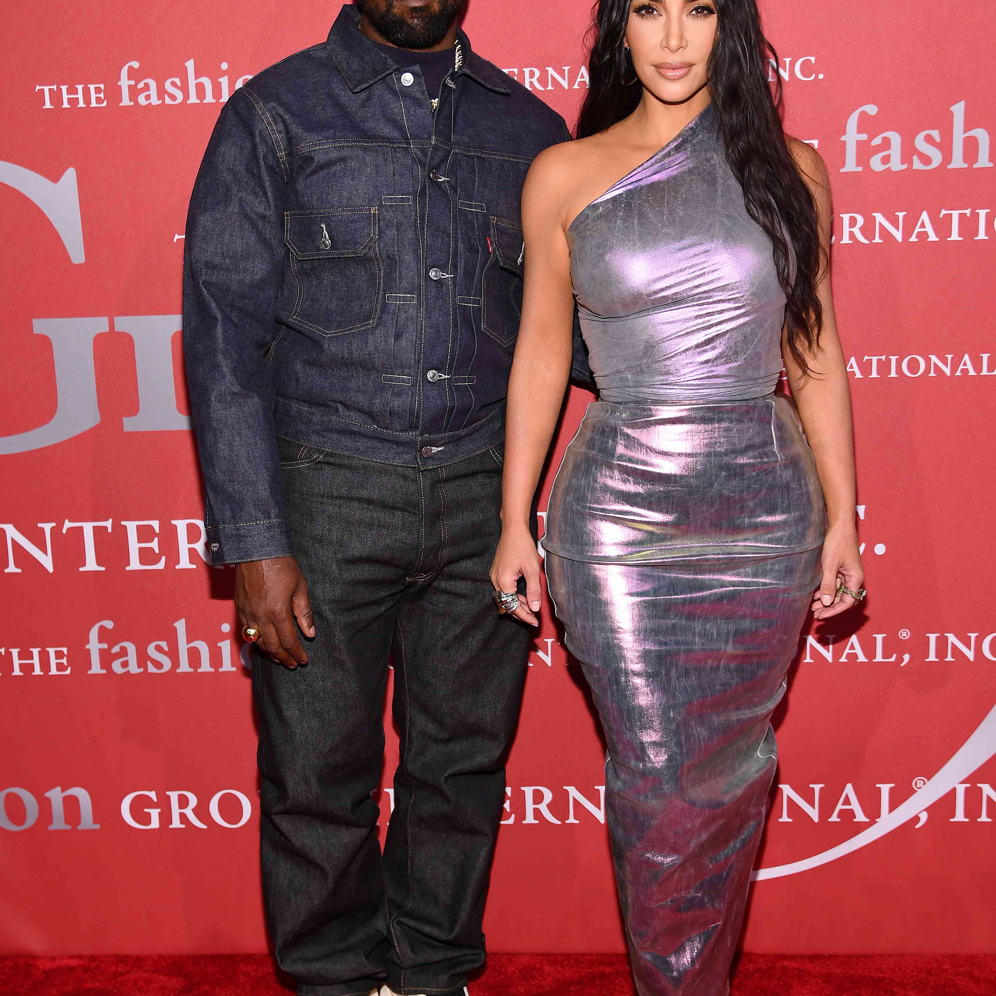 Kanye West和金Kardashian西