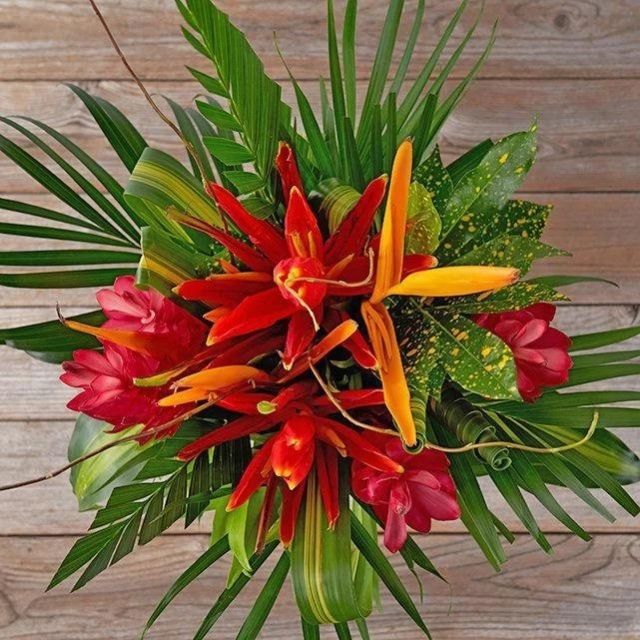 Bouqs有限公司热带爱的花束