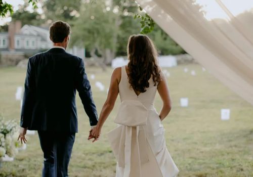 新娘和新郎的告别仪式