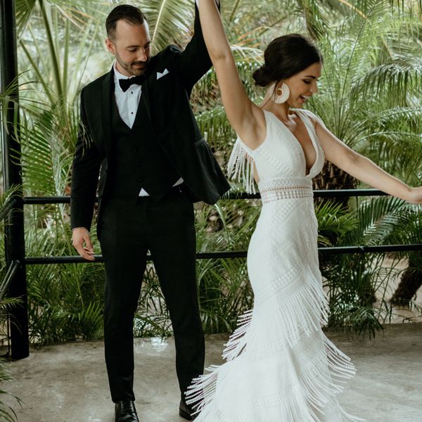 新娘和新郎跳舞