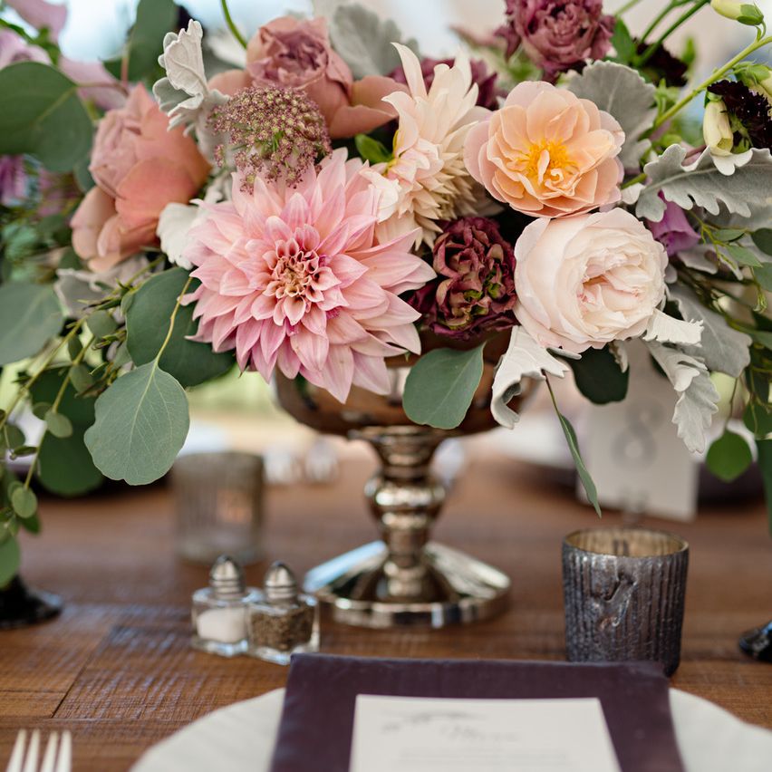 淡紫色花朵中心