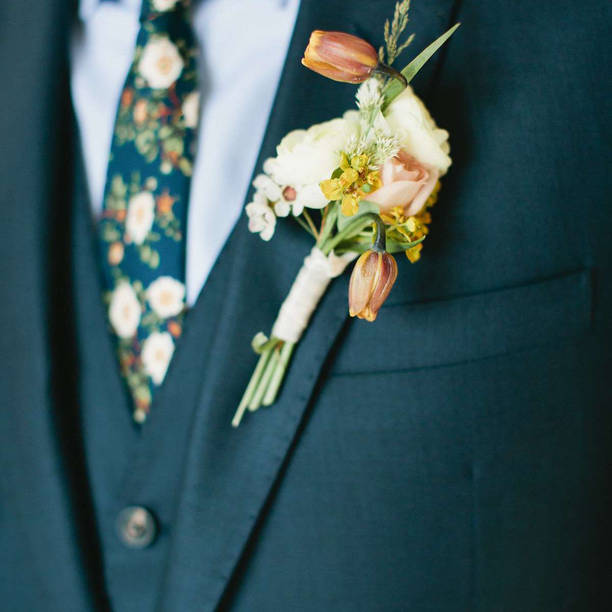 秋季婚礼bouniere.