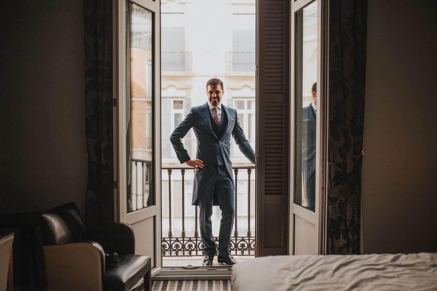 <p> groom solo shot </ p> <br> <br>