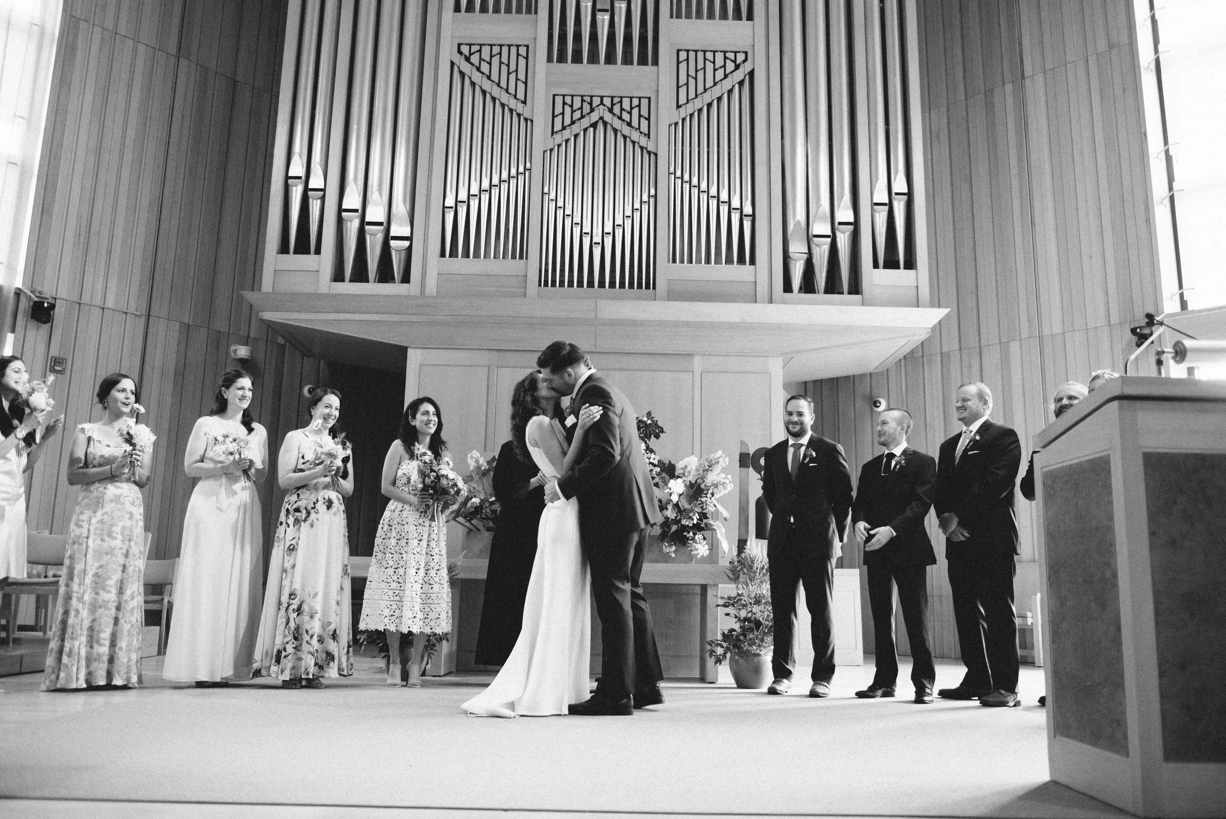 新娘和新郎的初吻