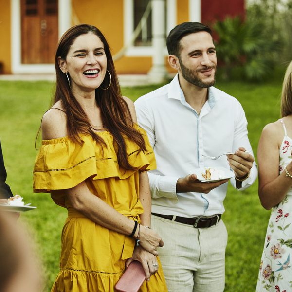 婚礼客人的衣服