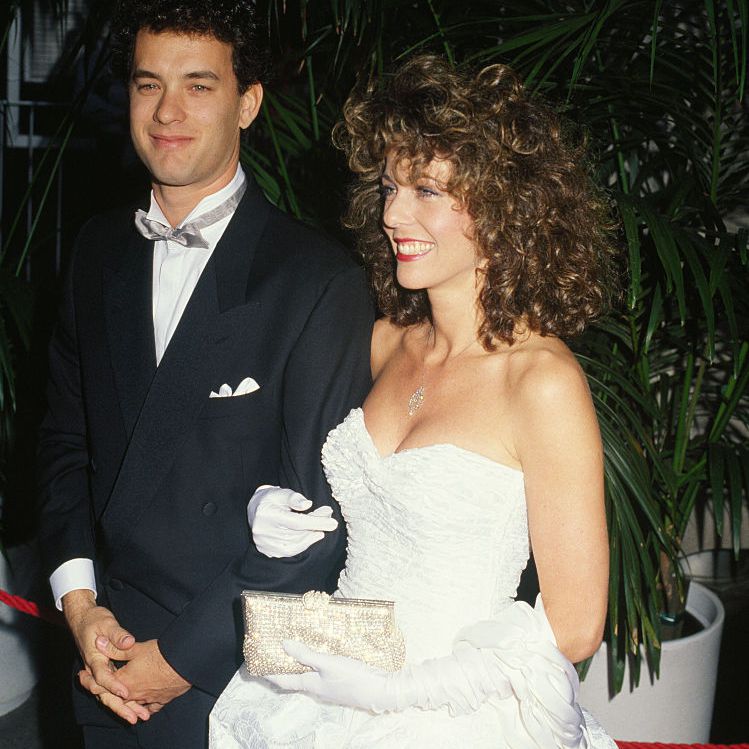 美国演员汤姆汉克斯和他的伴侣，女演员丽塔威尔逊参加洛杉矶第59届学院颁奖典礼。