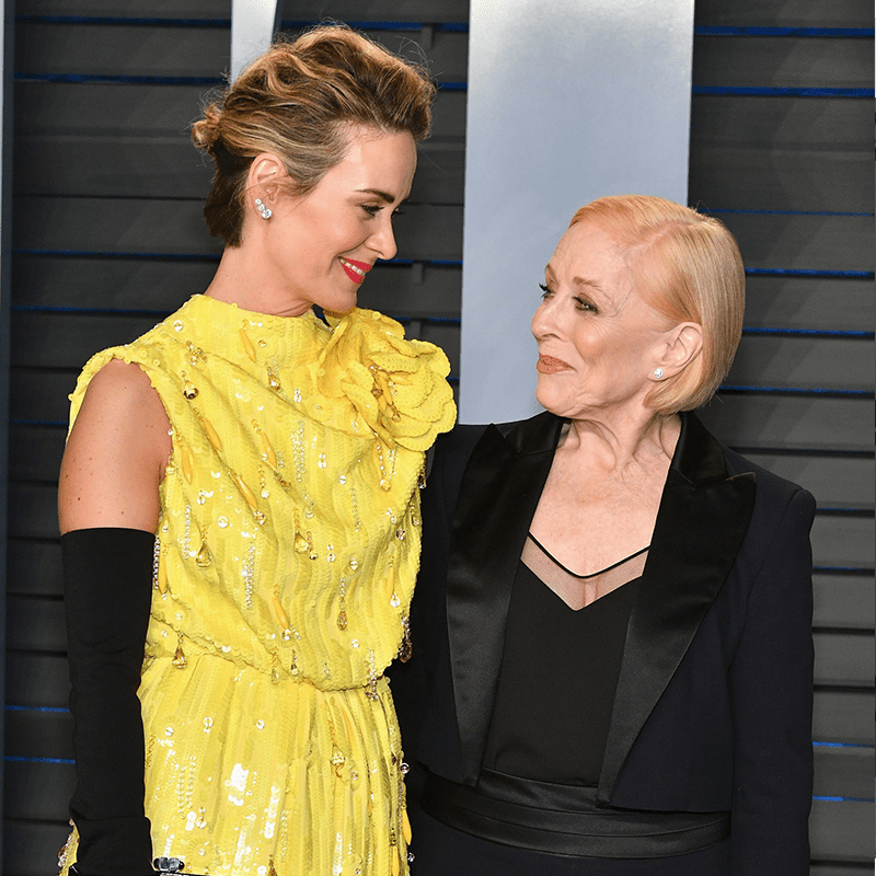 莎拉·保尔森和霍兰德·泰勒