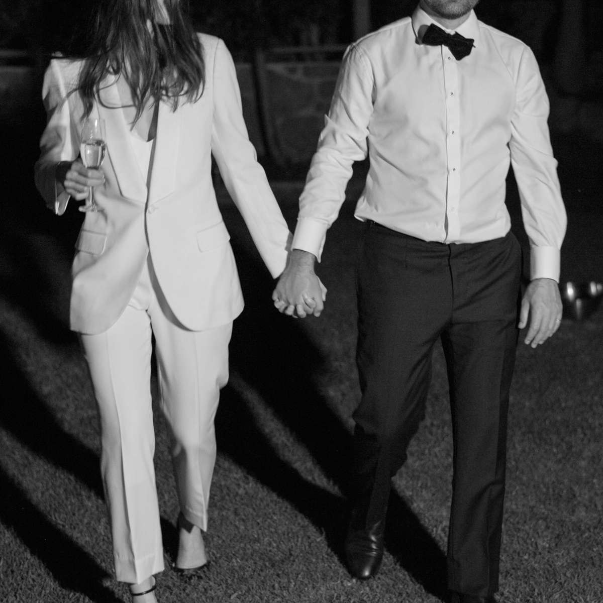 新郎新娘手牵手