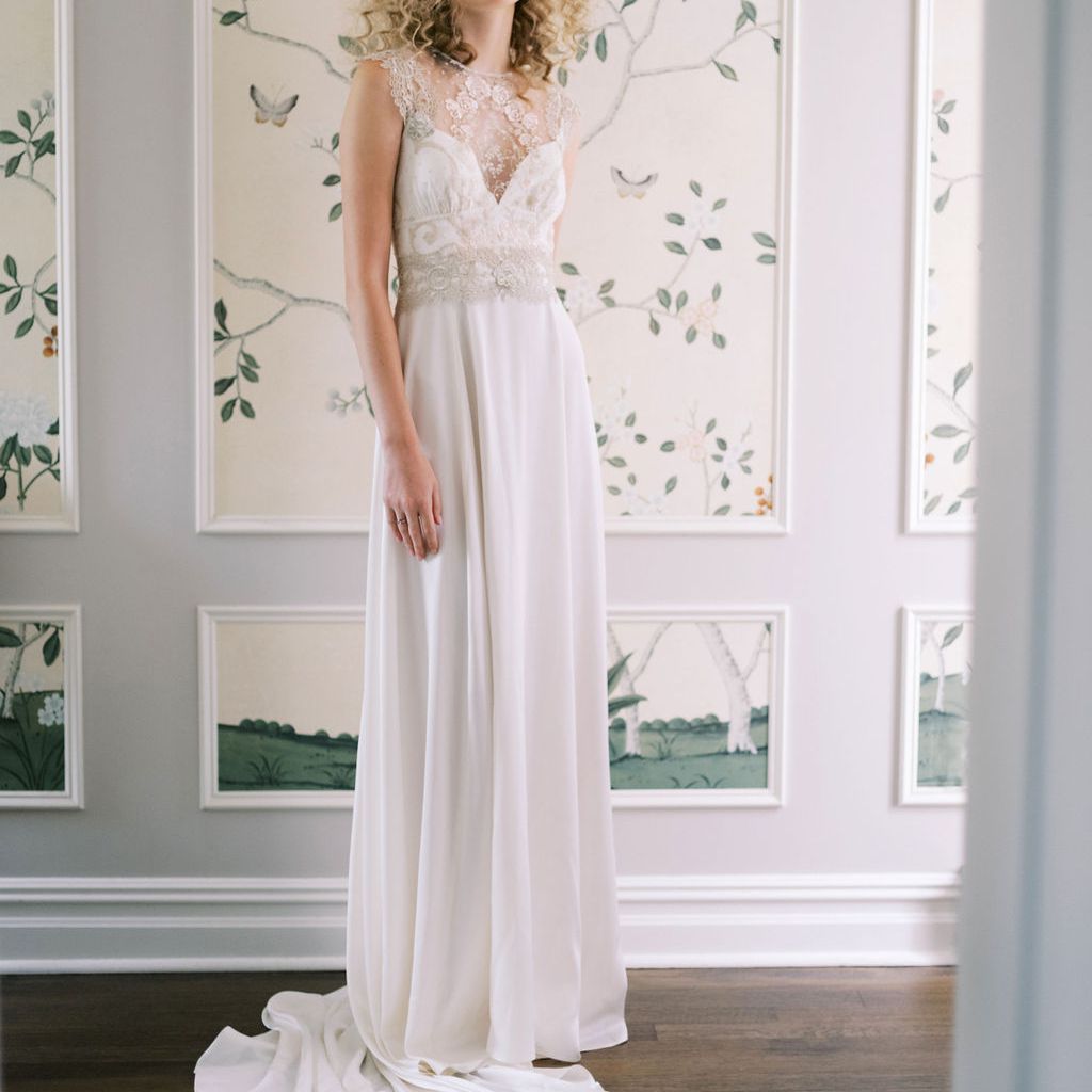 克莱尔·佩蒂伯恩婚纱