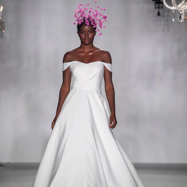 安妮驳船婚纱礼服