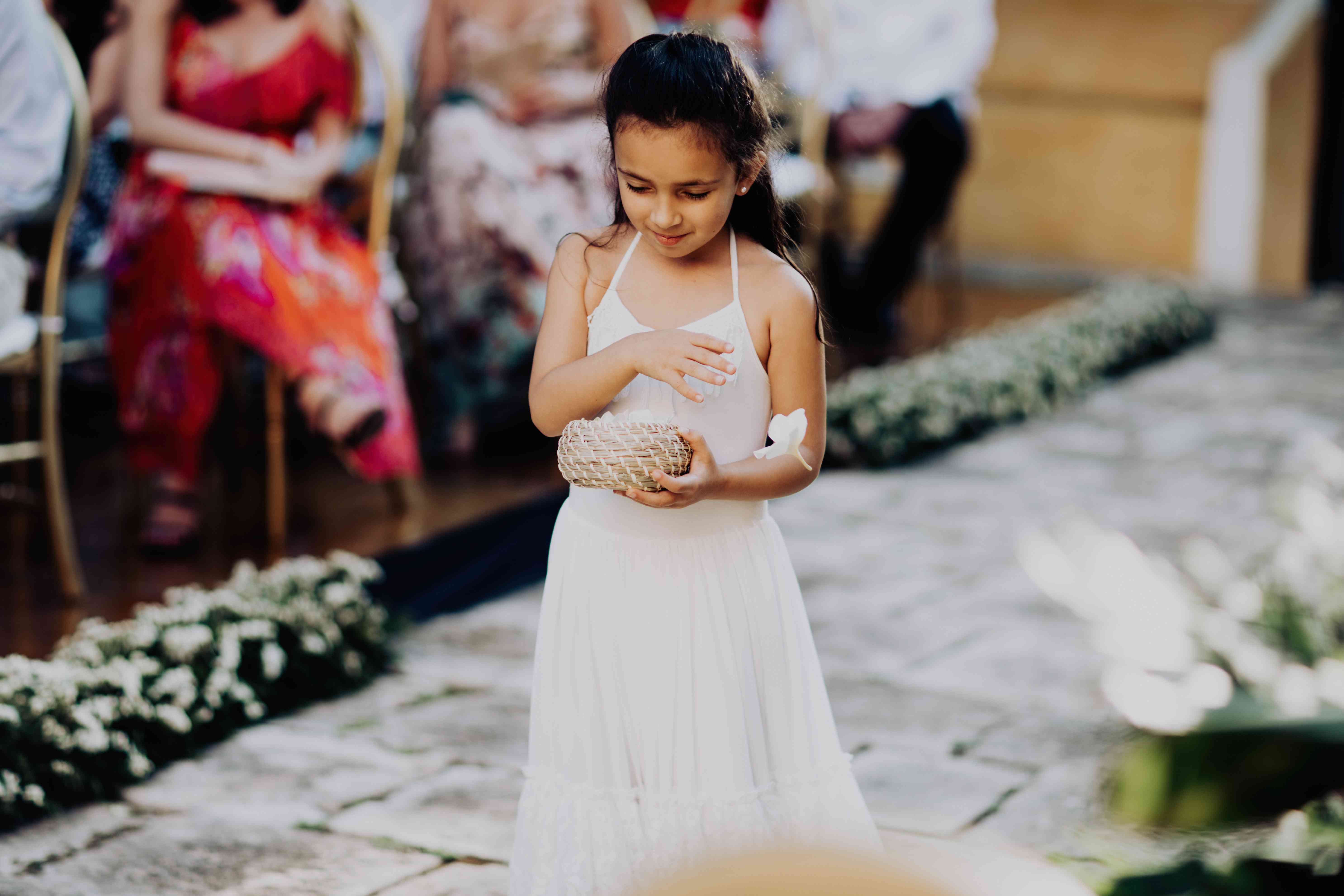 卖花女走上过道