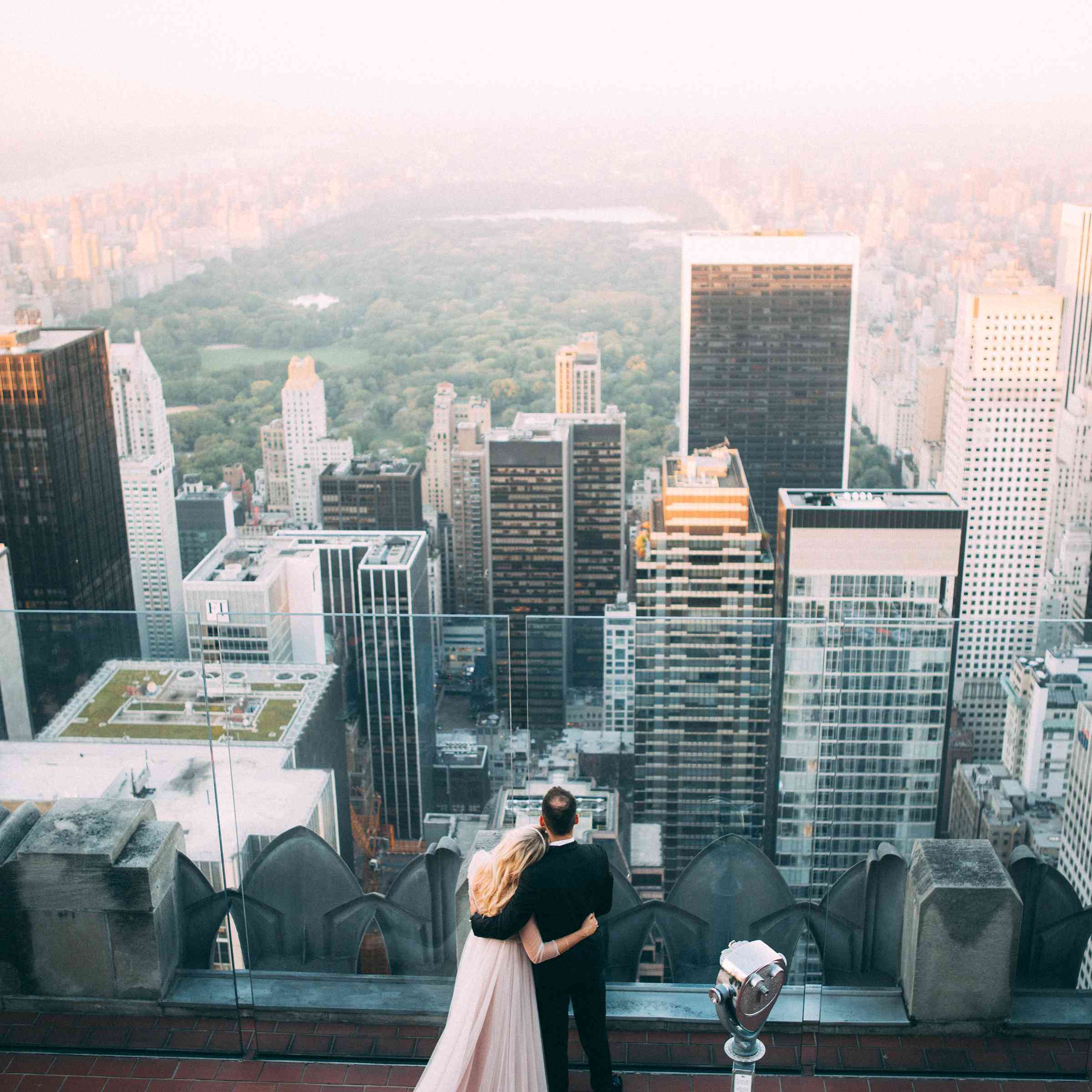 <P>在岩石的顶部婚礼照</ P>