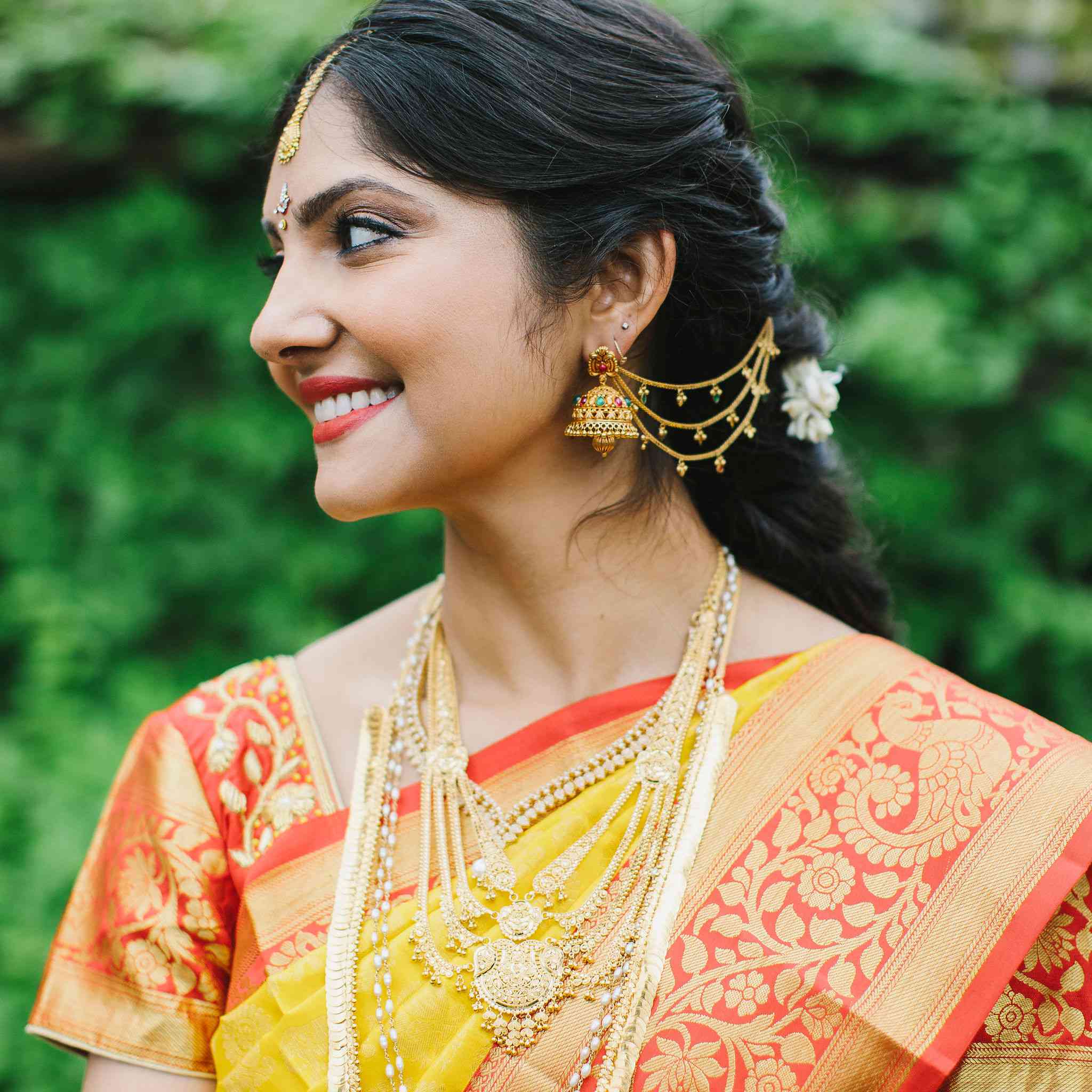 新娘的首饰的特写