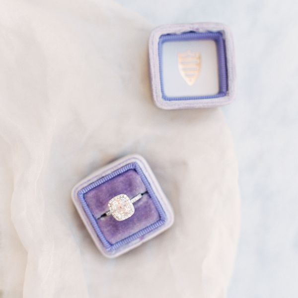 花多少钱上的订婚戒指ld乐动官网