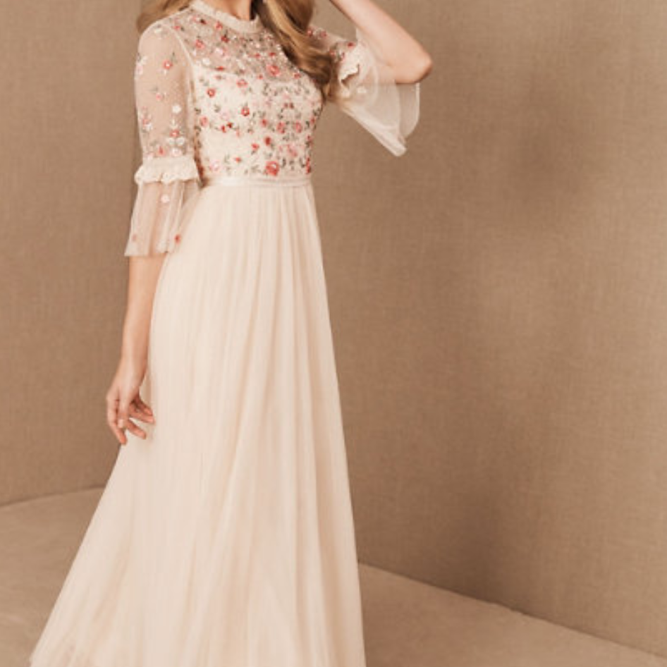 针和线蝴蝶草甸礼服