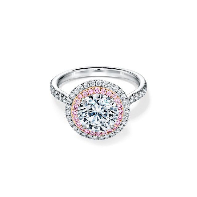 粉红色钻石戒指