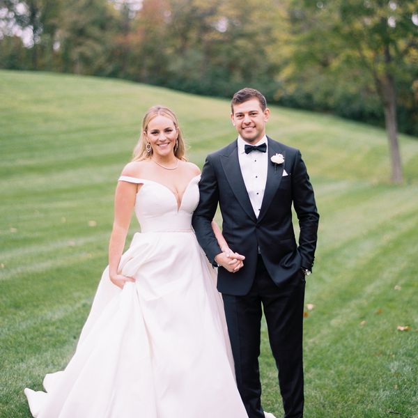 多莉里斯和约翰Kozlik他们对她家的农场接待。