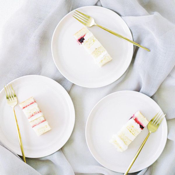 白色奶油蛋糕片