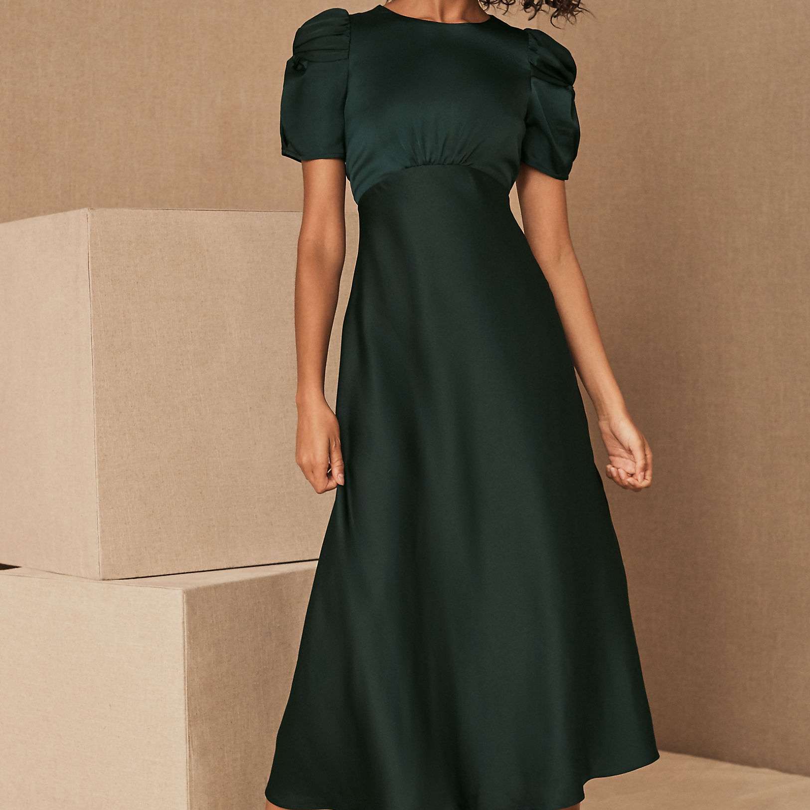 BHLDN莱顿缎面迷你裙198美元