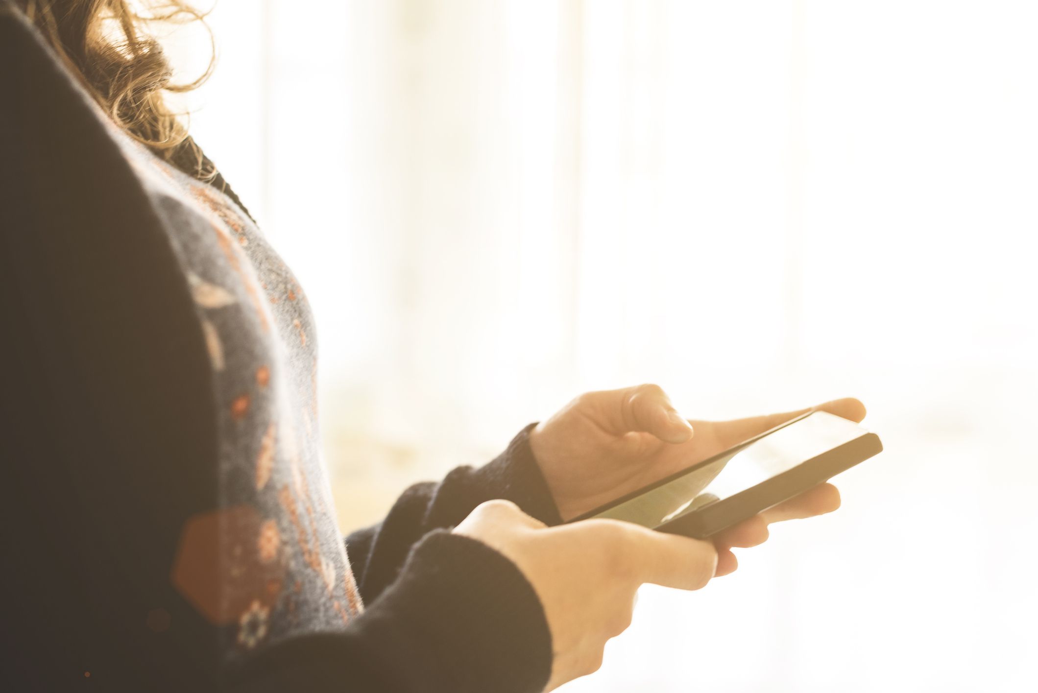 打电话打字的人