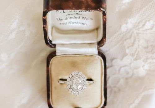 Moissanite订ld乐动官网婚戒指