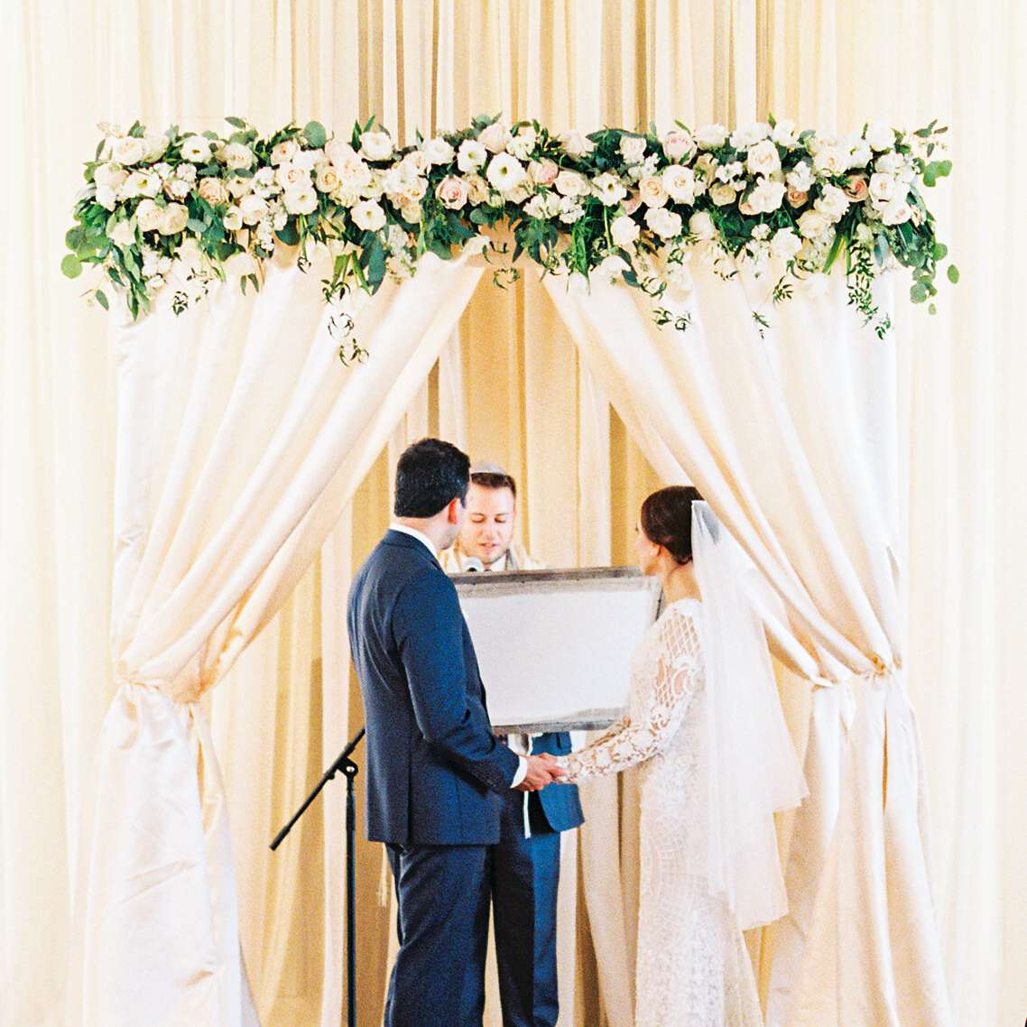 下chuppah新娘和新郎