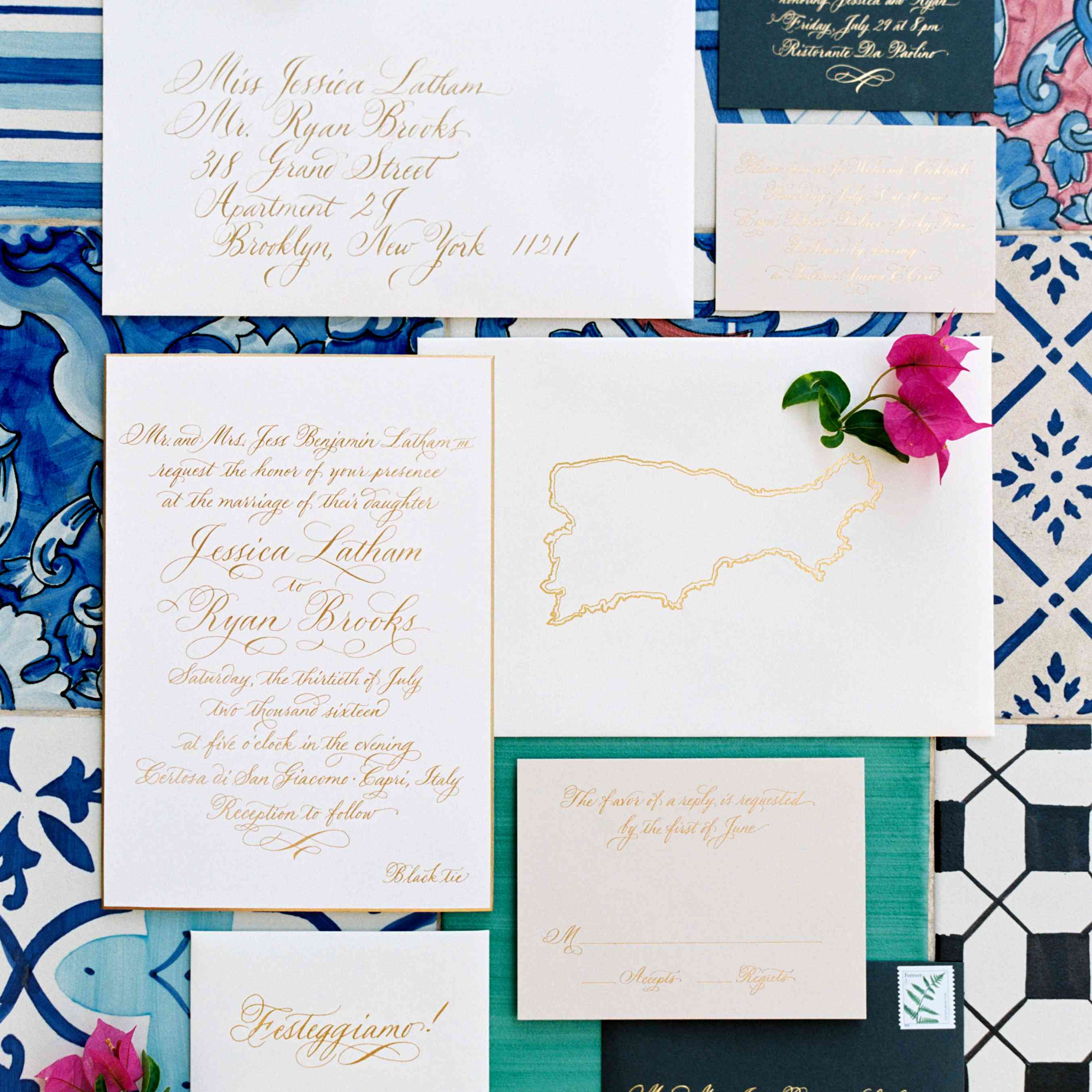 白色和金色的邀请套房