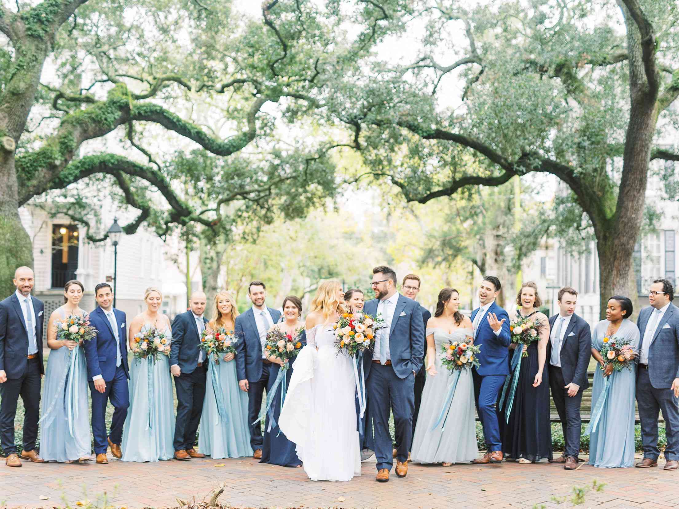 异想天开的萨凡纳婚礼，新娘和新郎的婚礼派对