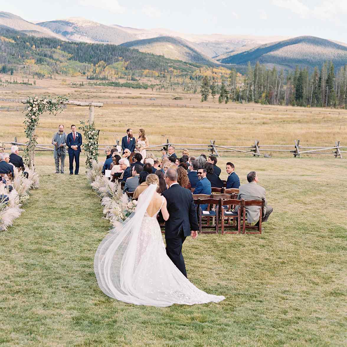 新娘和父亲走的过道