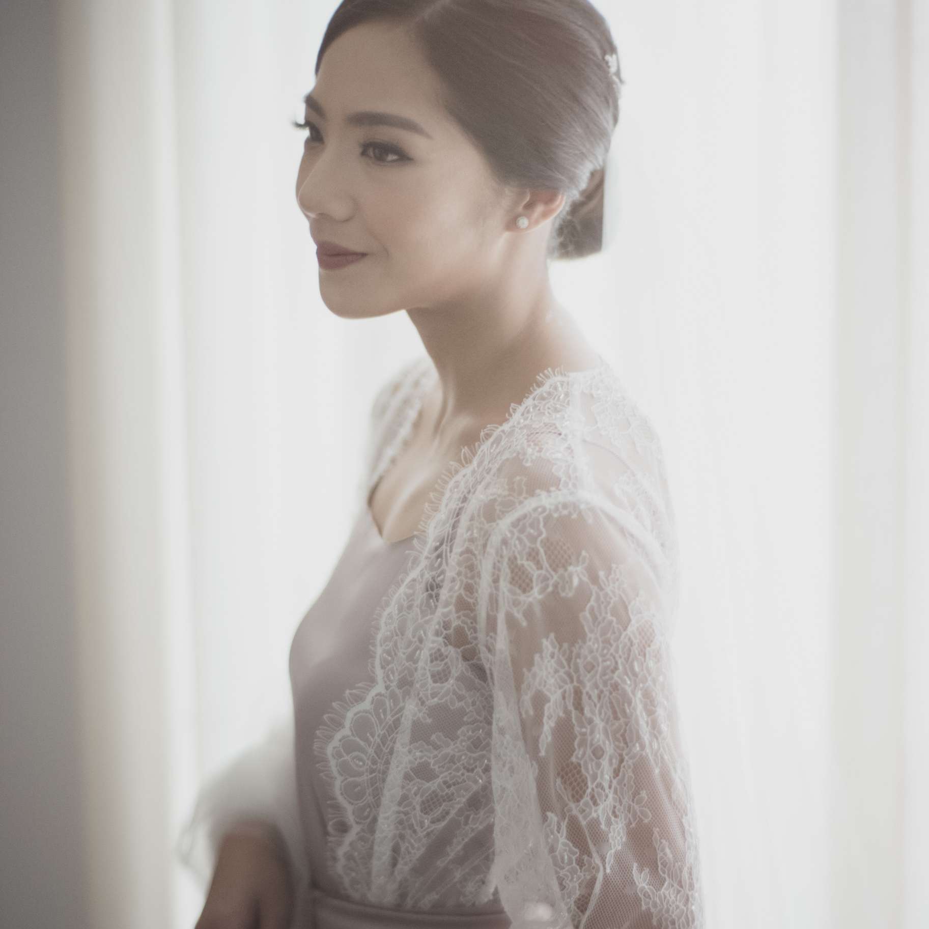 准备好长袍的新娘