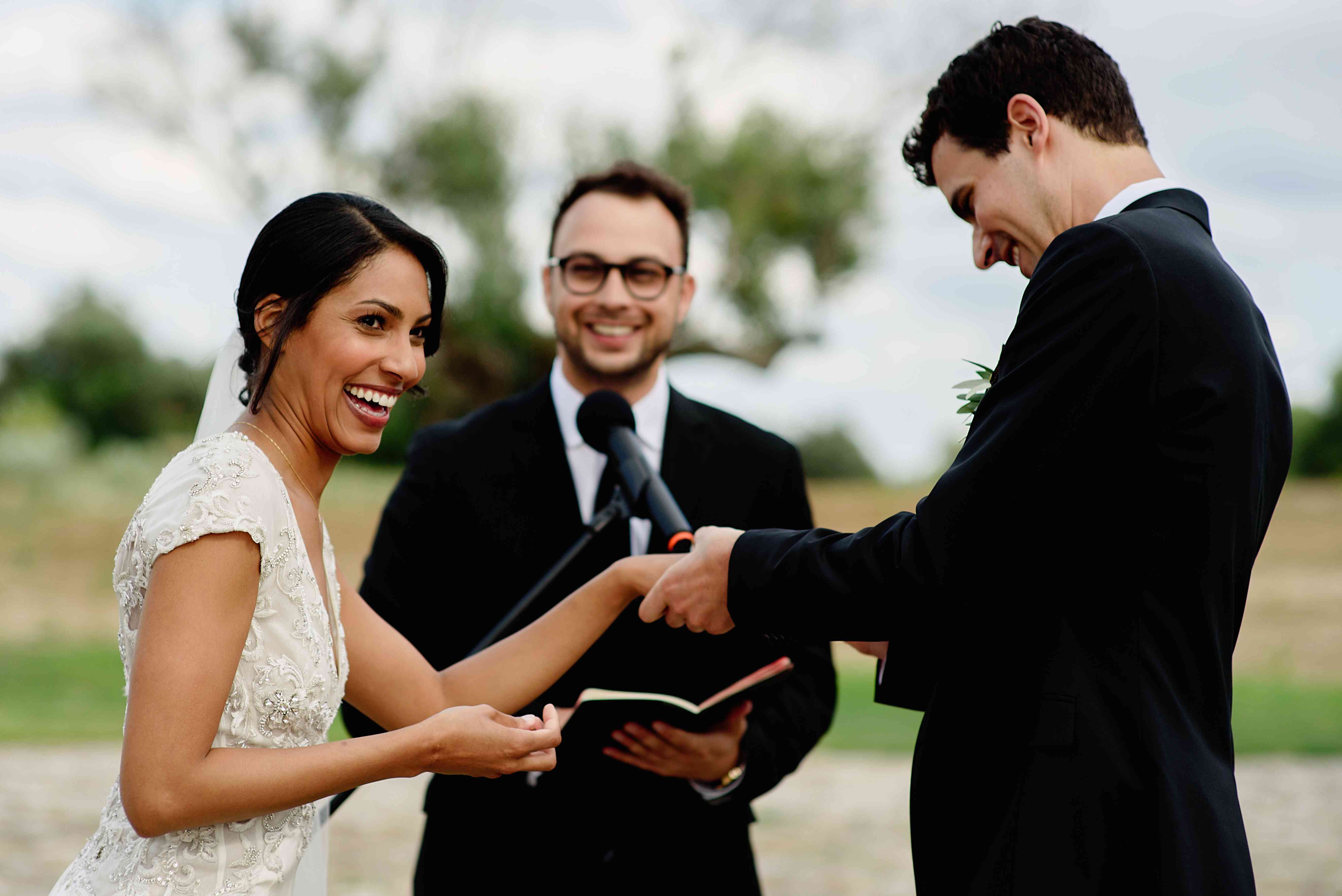 <p新娘和新郎宣誓时</p <br