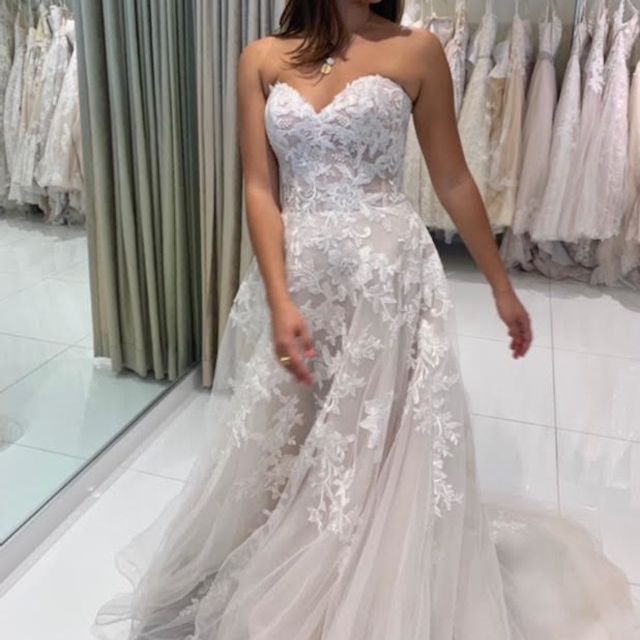 萨凡纳·拉蒂默甜心领口