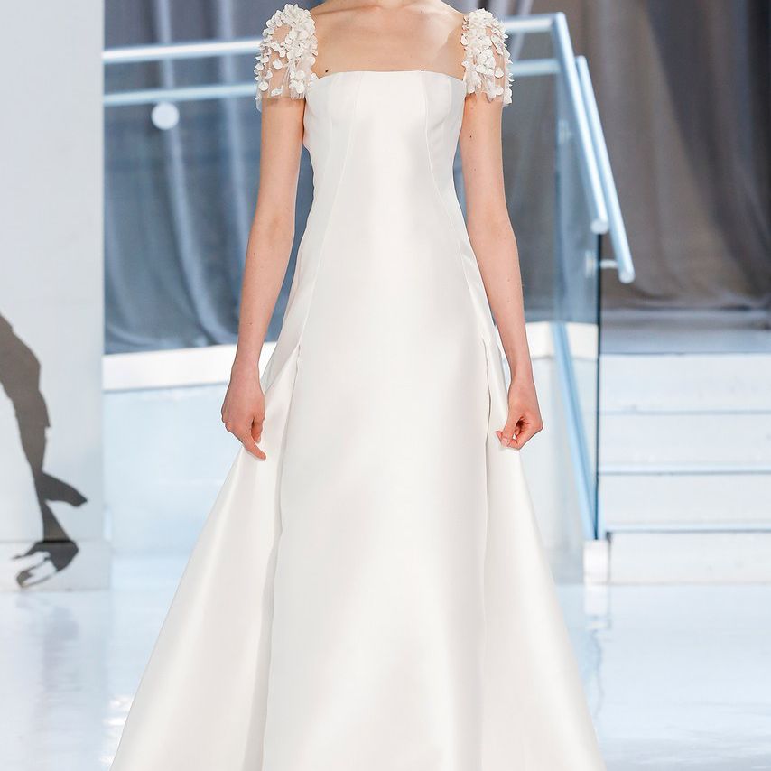 彼得·兰纳帽袖婚纱