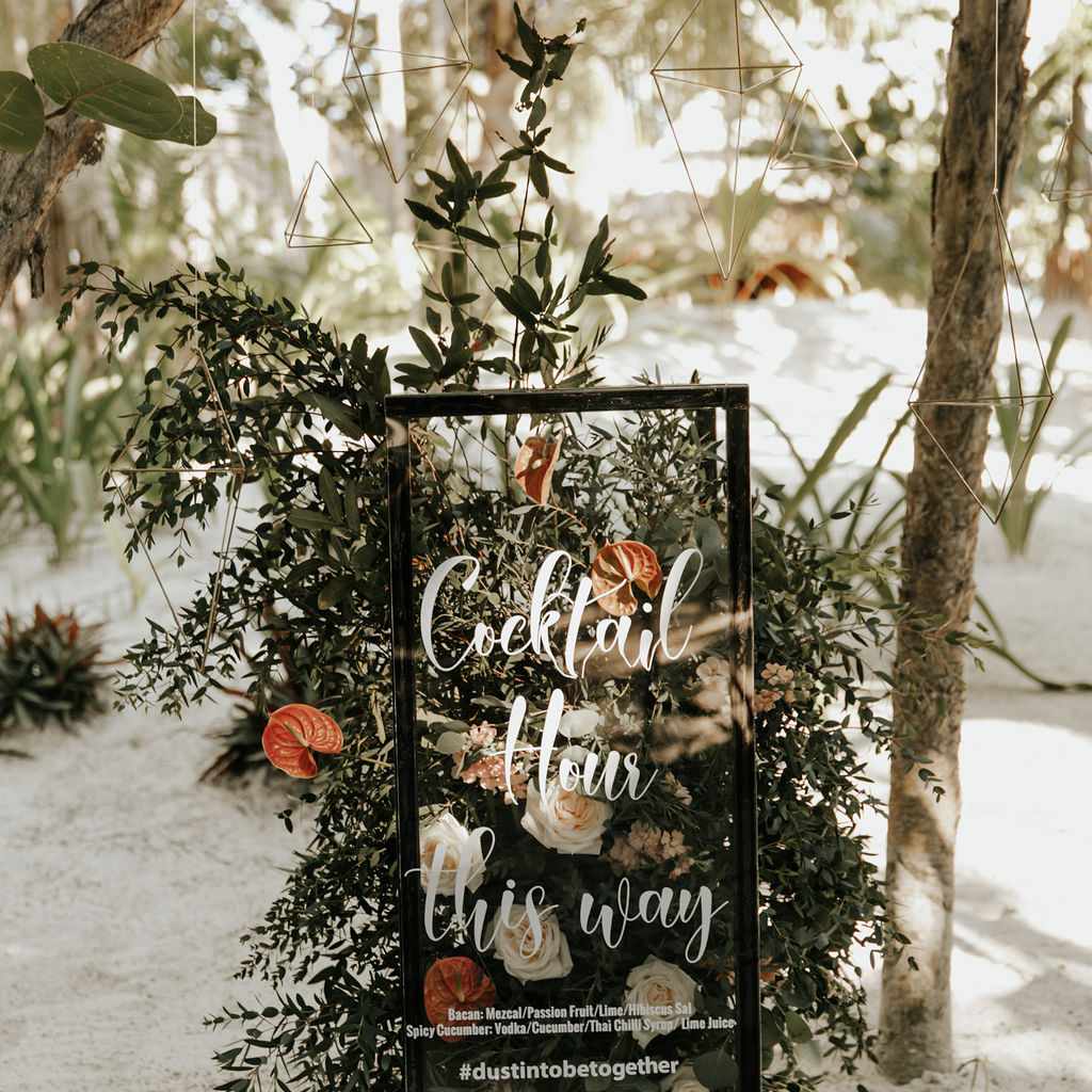 鸡尾酒小时标志