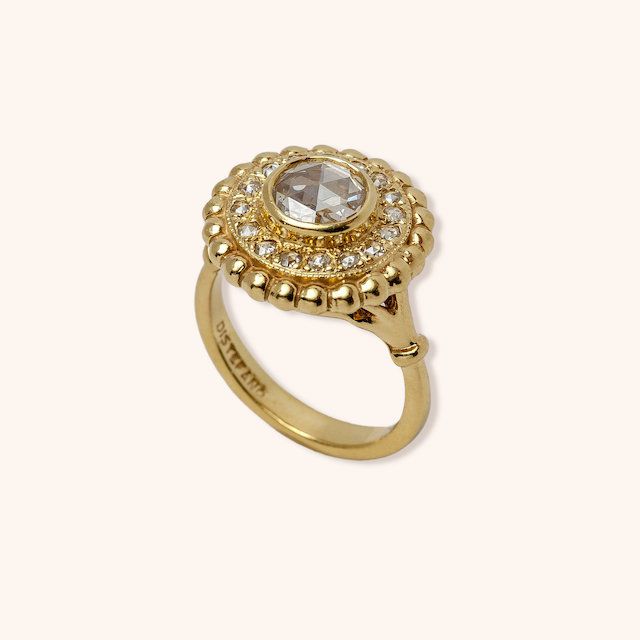 ld乐动官网订婚戒指