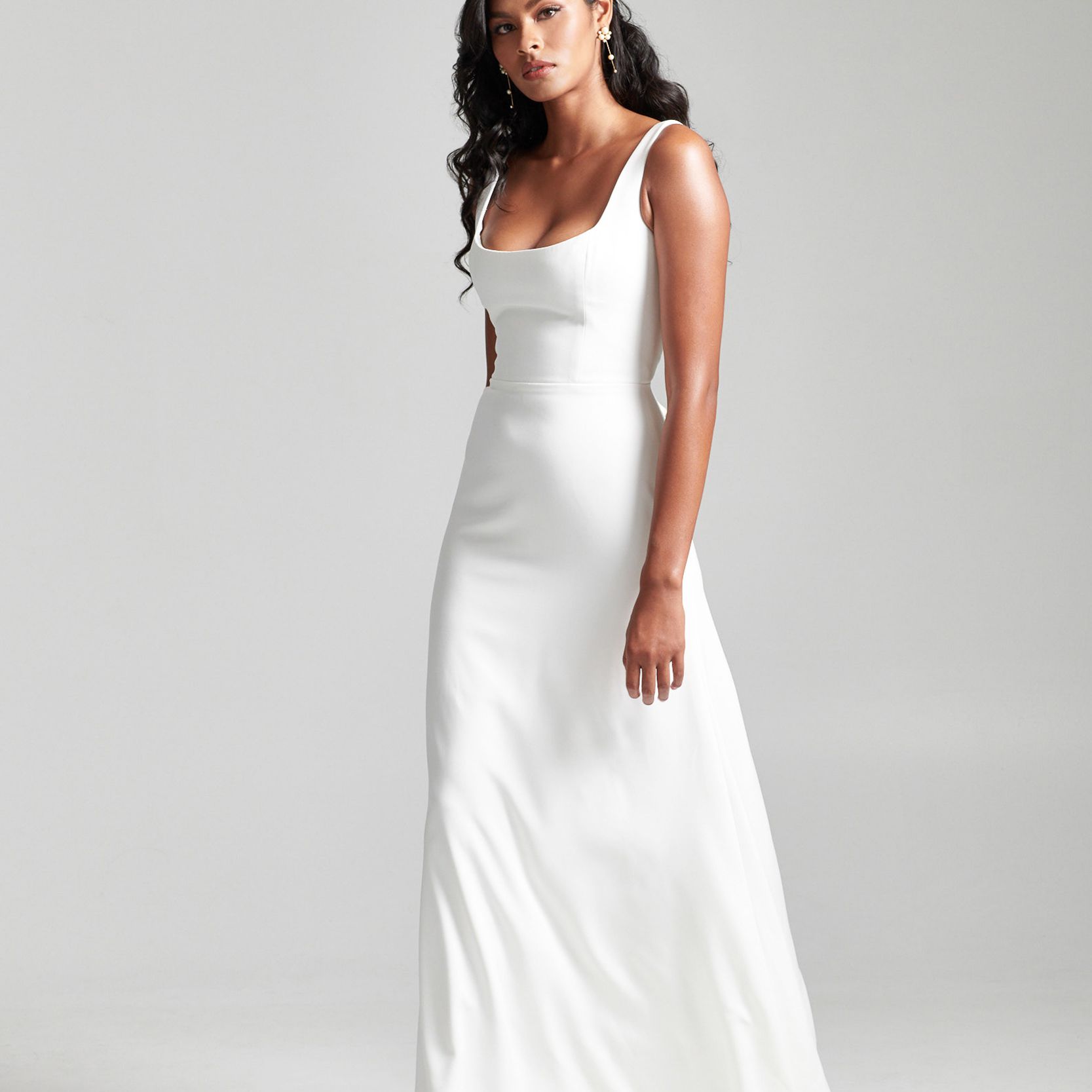 丽贝卡·舍内菲尔德婚纱