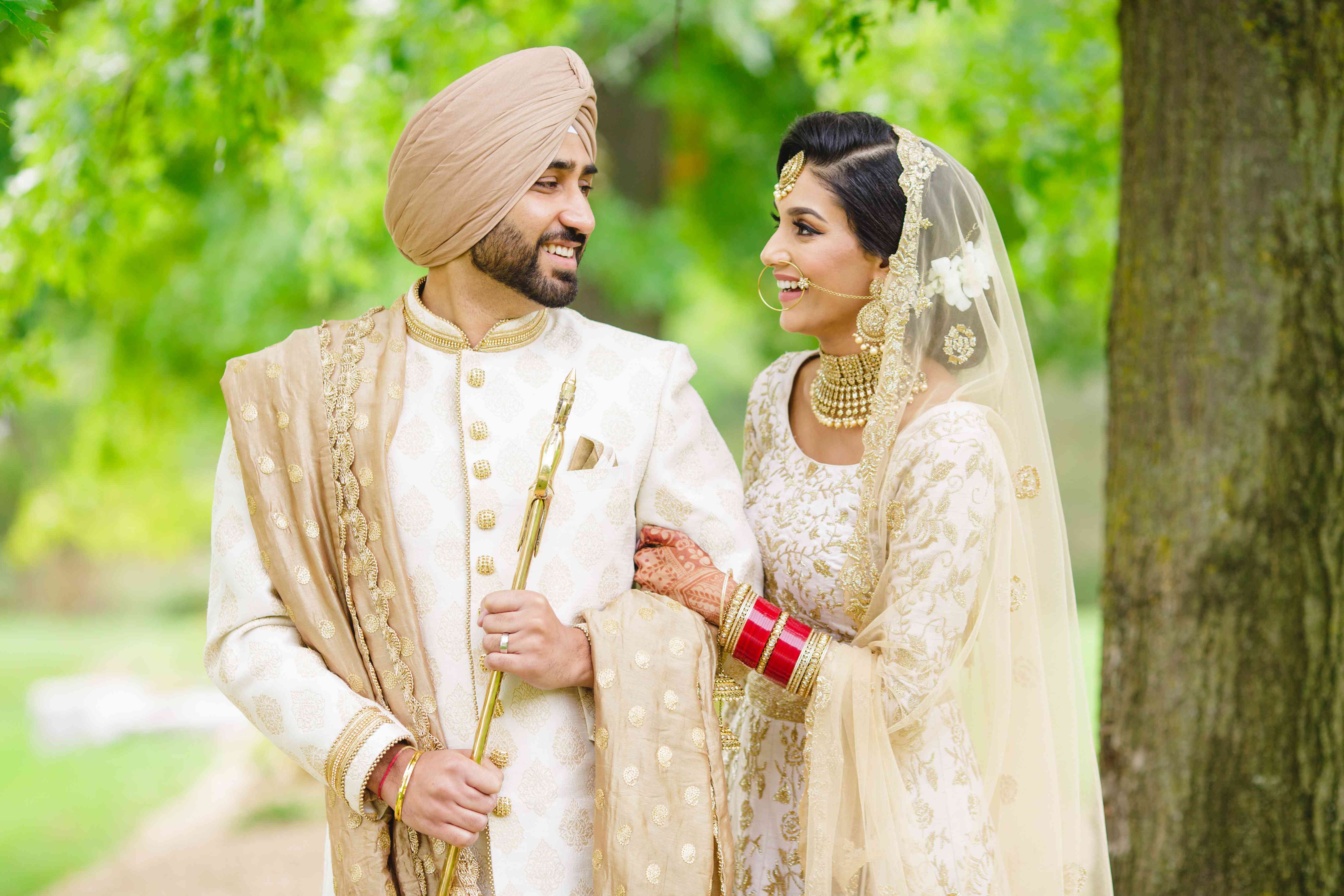 印度新娘和新郎