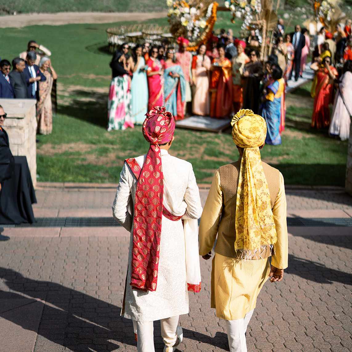 走向婚礼的新郎