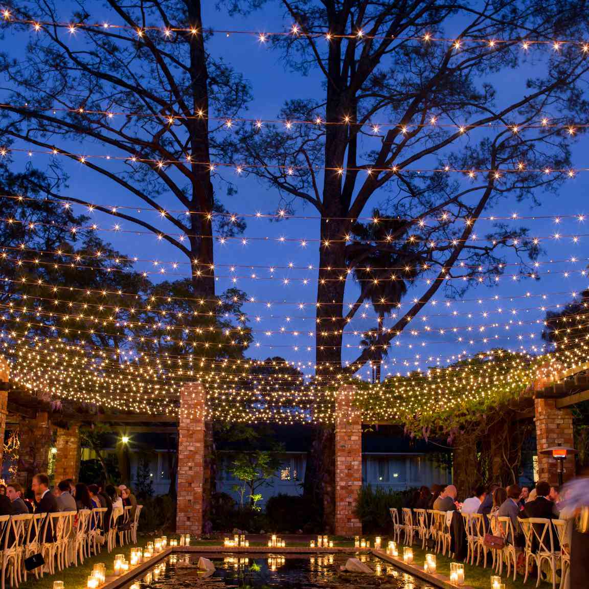 烛光池与天篷的串灯